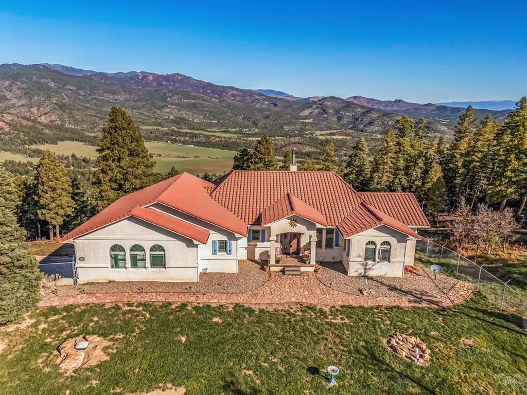 8760 Ridge Road Beulah CO 81023