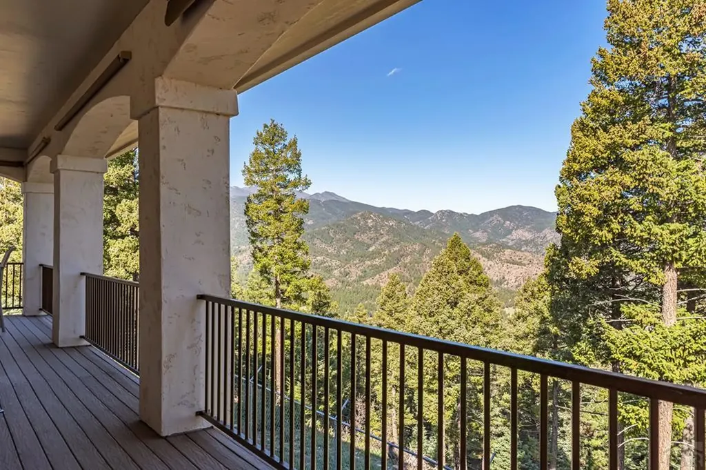 8760 Ridge Road Beulah CO 81023