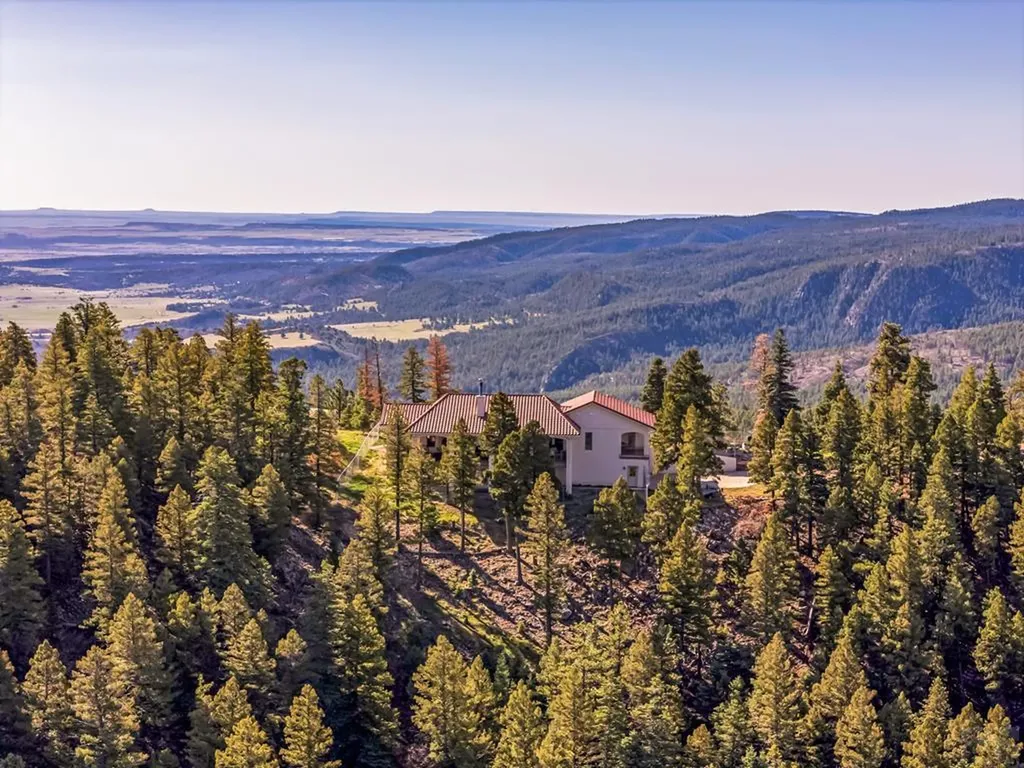 8760 Ridge Road Beulah CO 81023