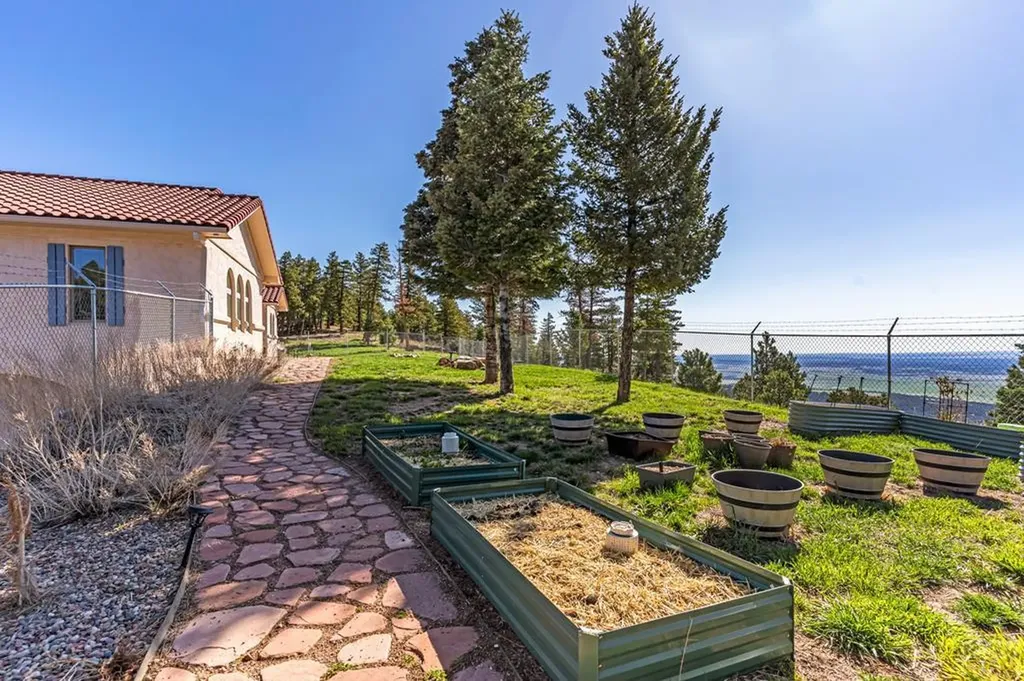 8760 Ridge Road Beulah CO 81023