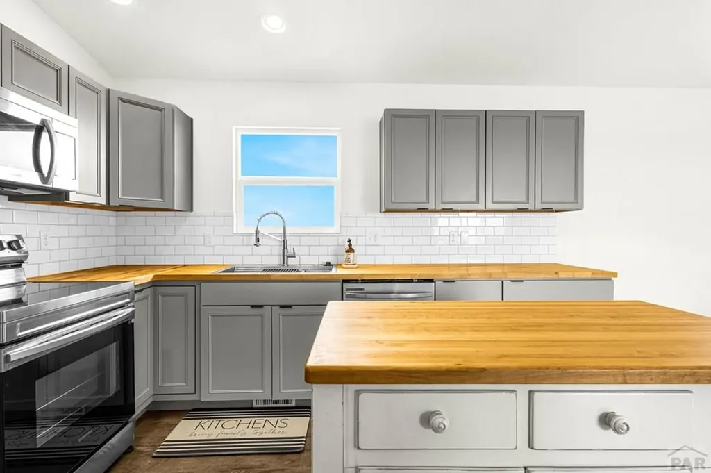 1090 E Linda Avenue Pueblo West CO 81007