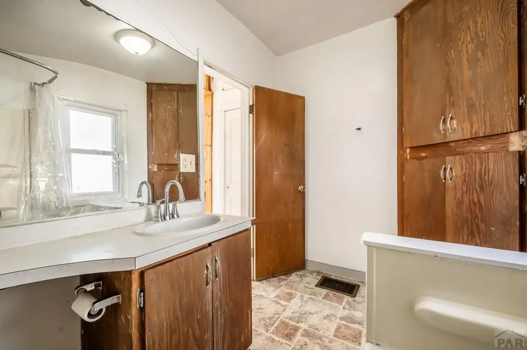 1544 E Routt Avenue Pueblo CO 81004