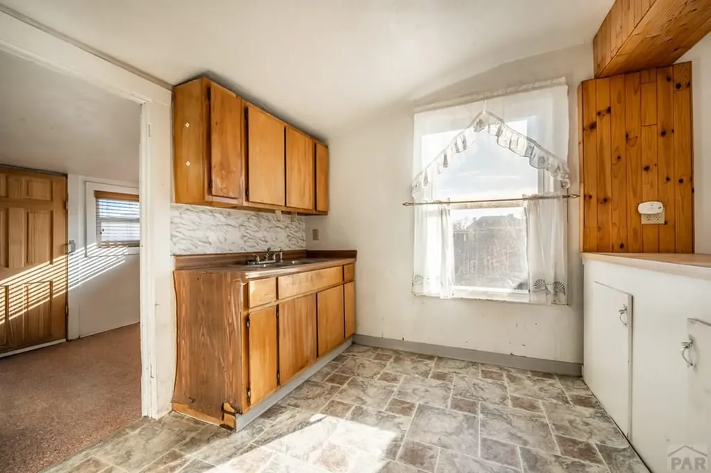 1544 E Routt Avenue Pueblo CO 81004