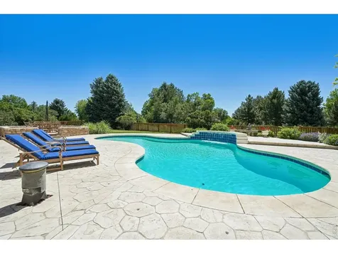 7688 Crestview Drive Niwot CO 80504