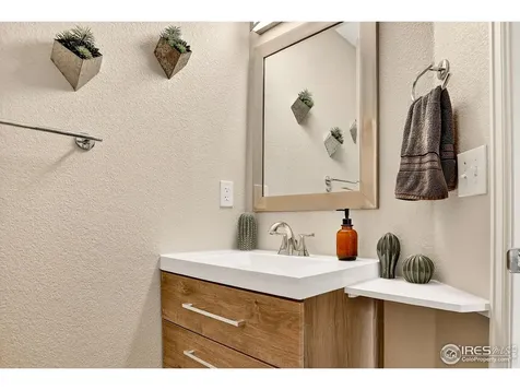 5491 S Versailles Street Aurora CO 80015