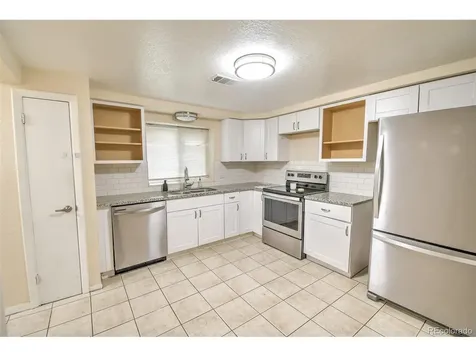 1658 Chester Street Aurora CO 80010