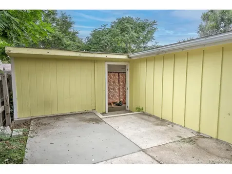 1658 Chester Street Aurora CO 80010