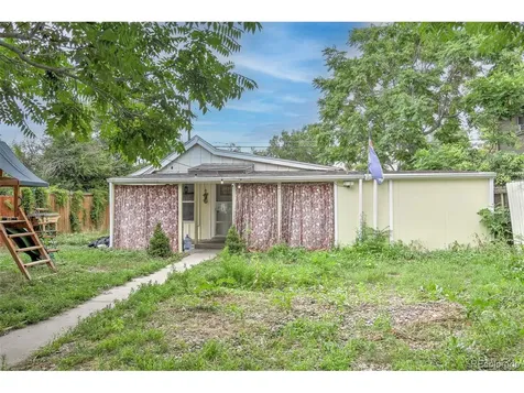 1658 Chester Street Aurora CO 80010