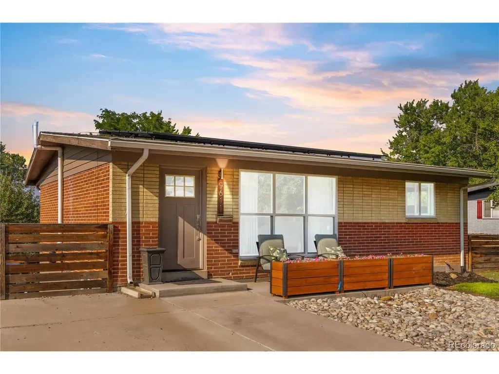 9611 W 56th Place Arvada CO 80002