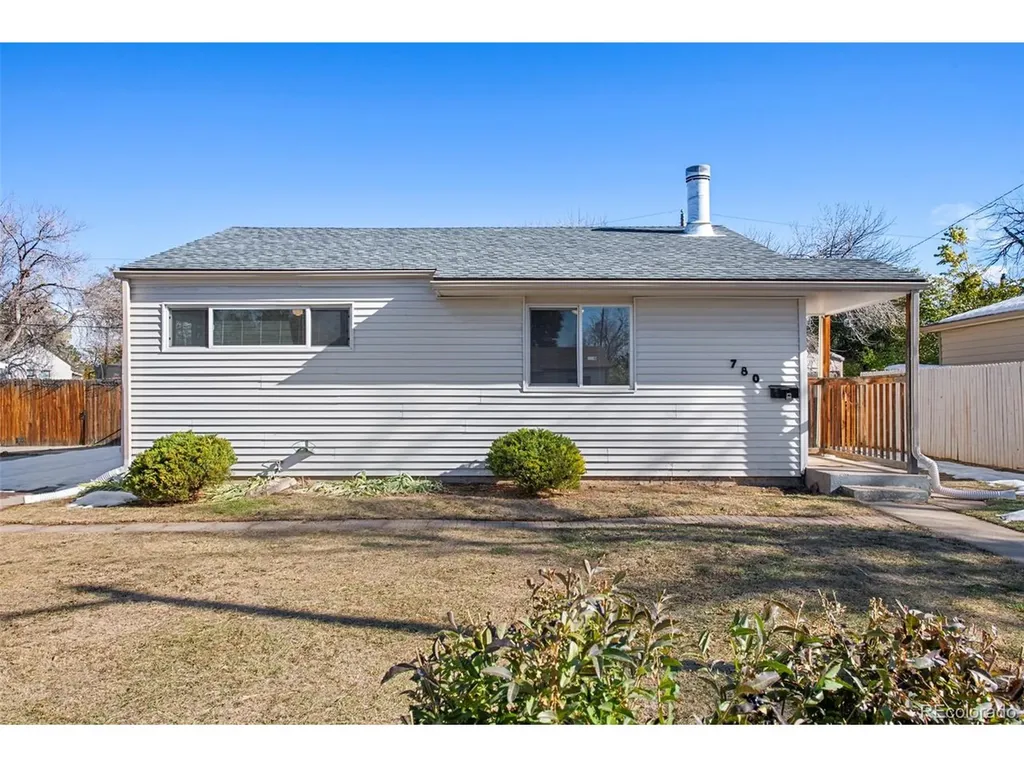 780 Iola Street Aurora CO 80010