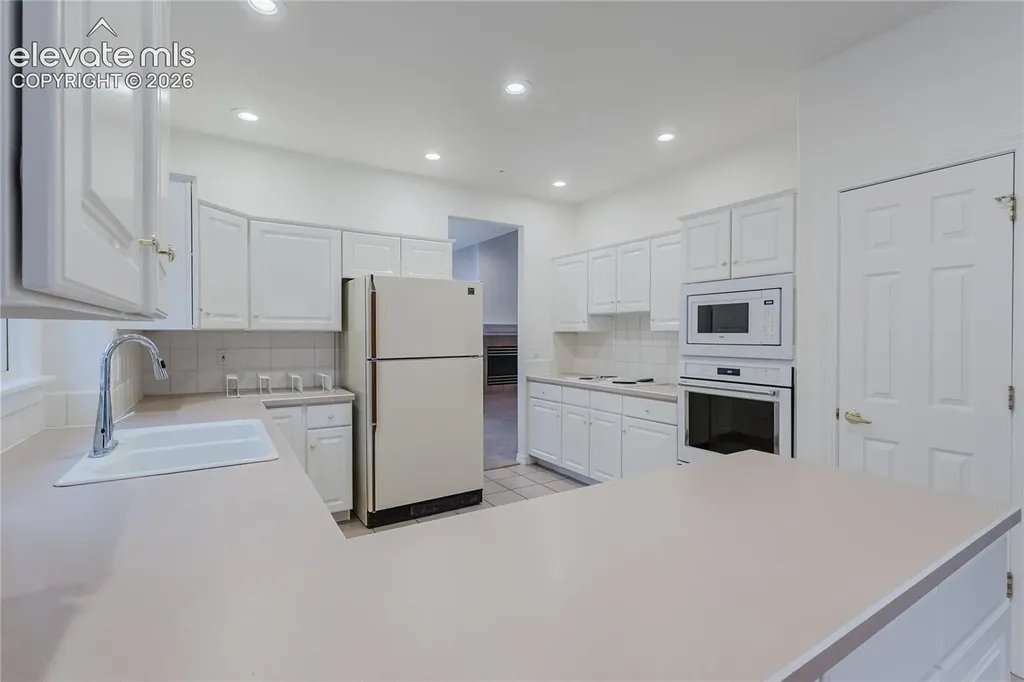 2115 Paseo Del Oro Na Colorado Springs CO 80904