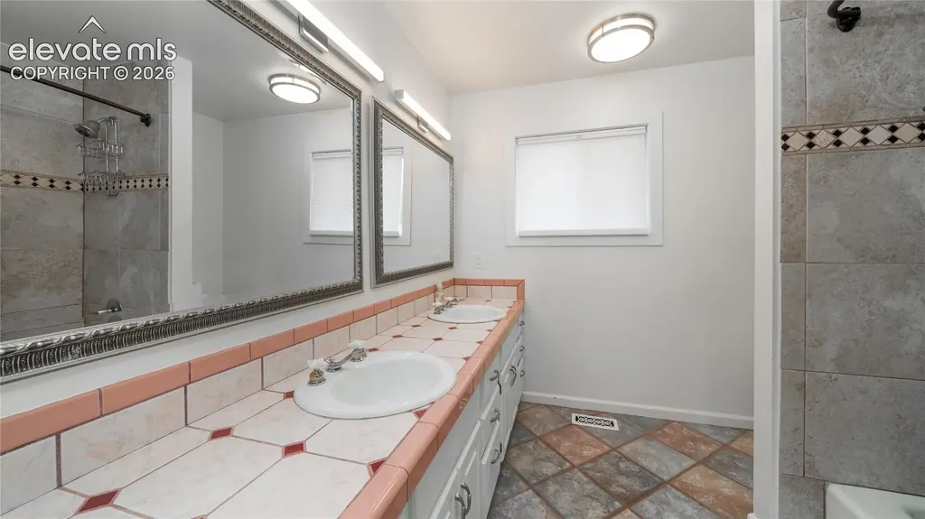 565 Wycliffe Drive Colorado Springs CO 80906