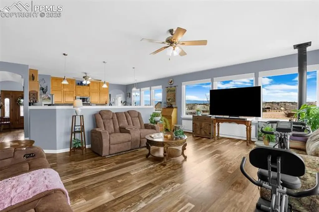 1655 W Camino De Los Ranchos Na Pueblo West CO 81007