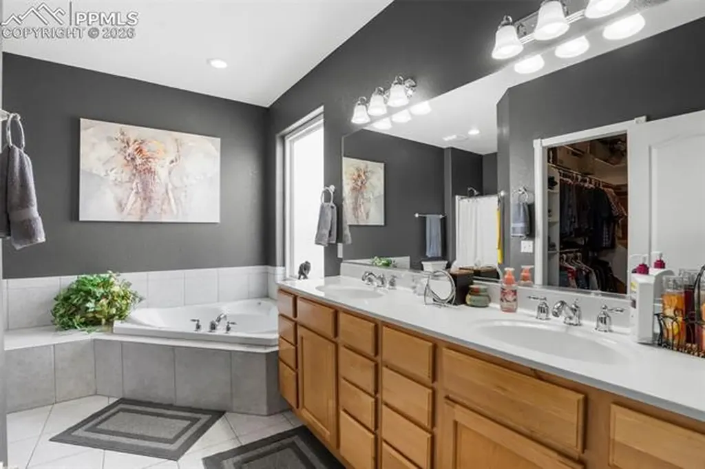 1655 W Camino De Los Ranchos Na Pueblo West CO 81007