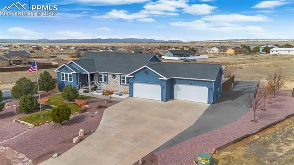 1655 W Camino De Los Ranchos Na Pueblo West CO 81007