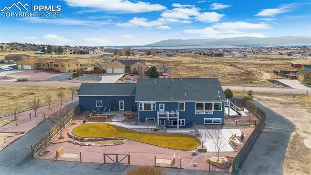 1655 W Camino De Los Ranchos Na Pueblo West CO 81007
