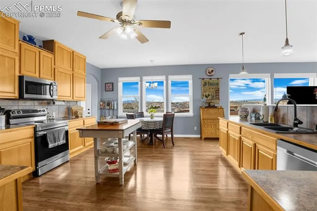 1655 W Camino De Los Ranchos Na Pueblo West CO 81007
