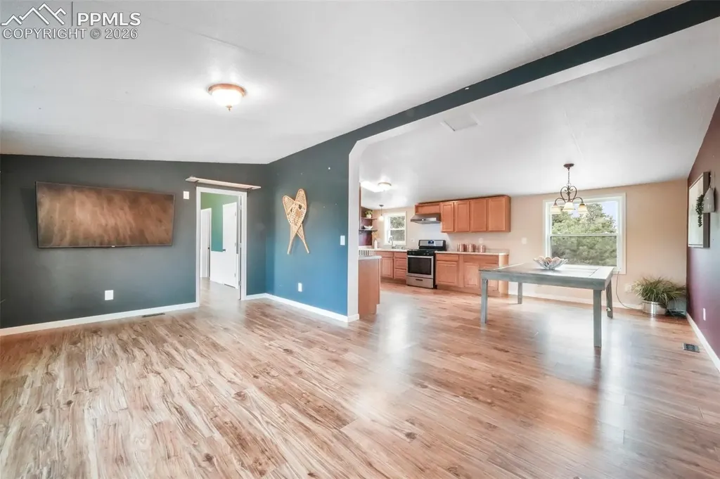 696 Calle De La Nieva Na Florissant CO 80816