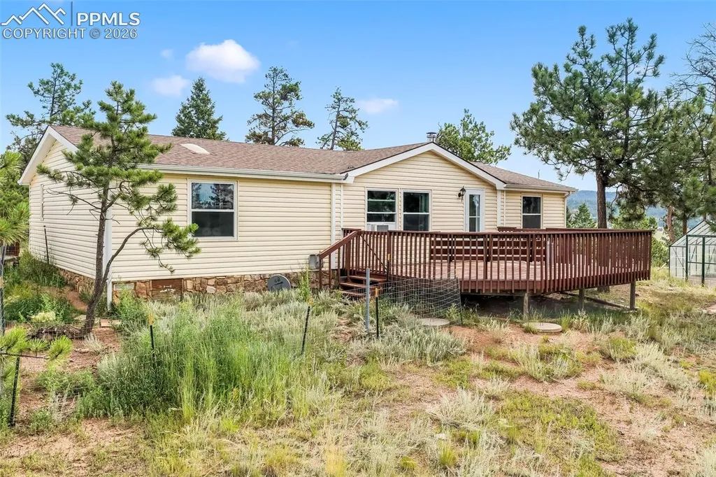 696 Calle De La Nieva Na Florissant CO 80816