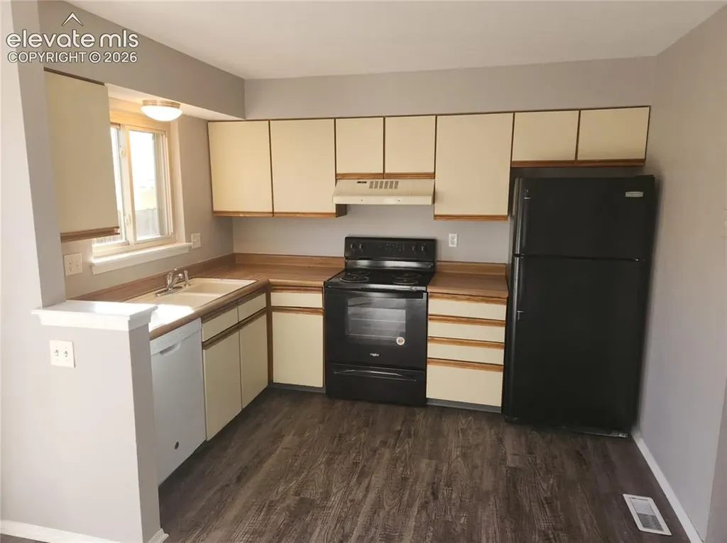 8069 Lexington Park Drive Colorado Springs CO 80920