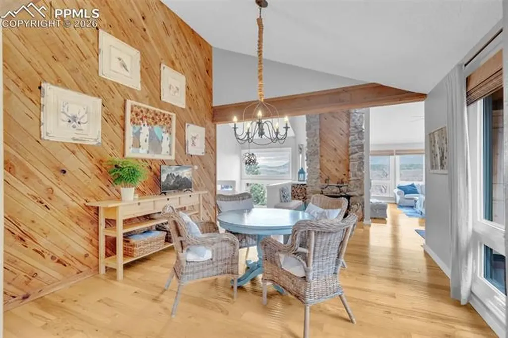 4452 Sentinel Rock Na Larkspur CO 80118