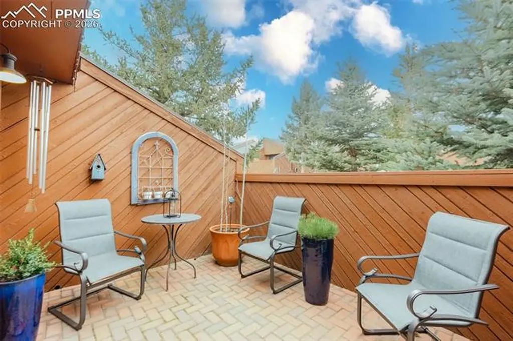 4452 Sentinel Rock Na Larkspur CO 80118