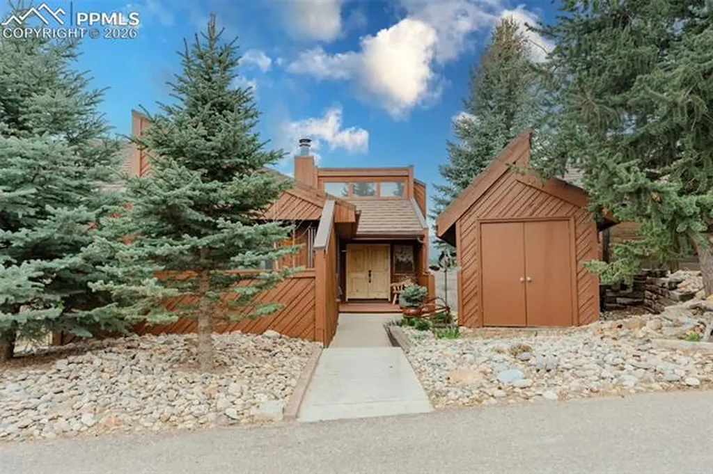 4452 Sentinel Rock Na Larkspur CO 80118