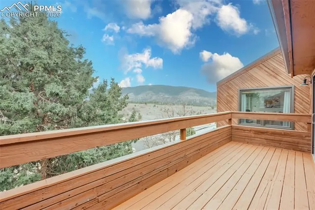 4452 Sentinel Rock Na Larkspur CO 80118