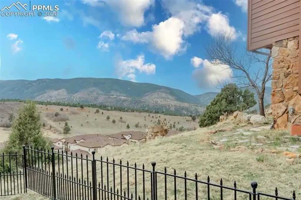 4452 Sentinel Rock Na Larkspur CO 80118