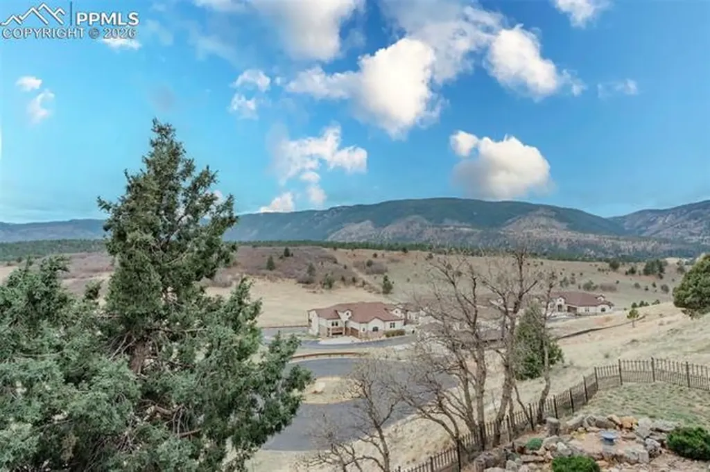 4452 Sentinel Rock Na Larkspur CO 80118