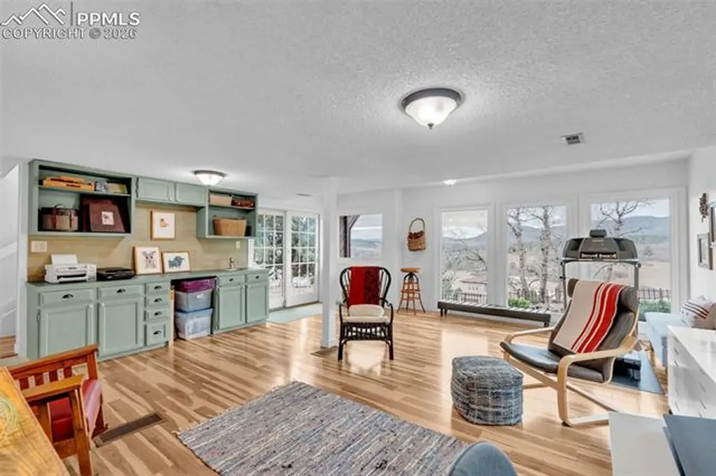 4452 Sentinel Rock Na Larkspur CO 80118