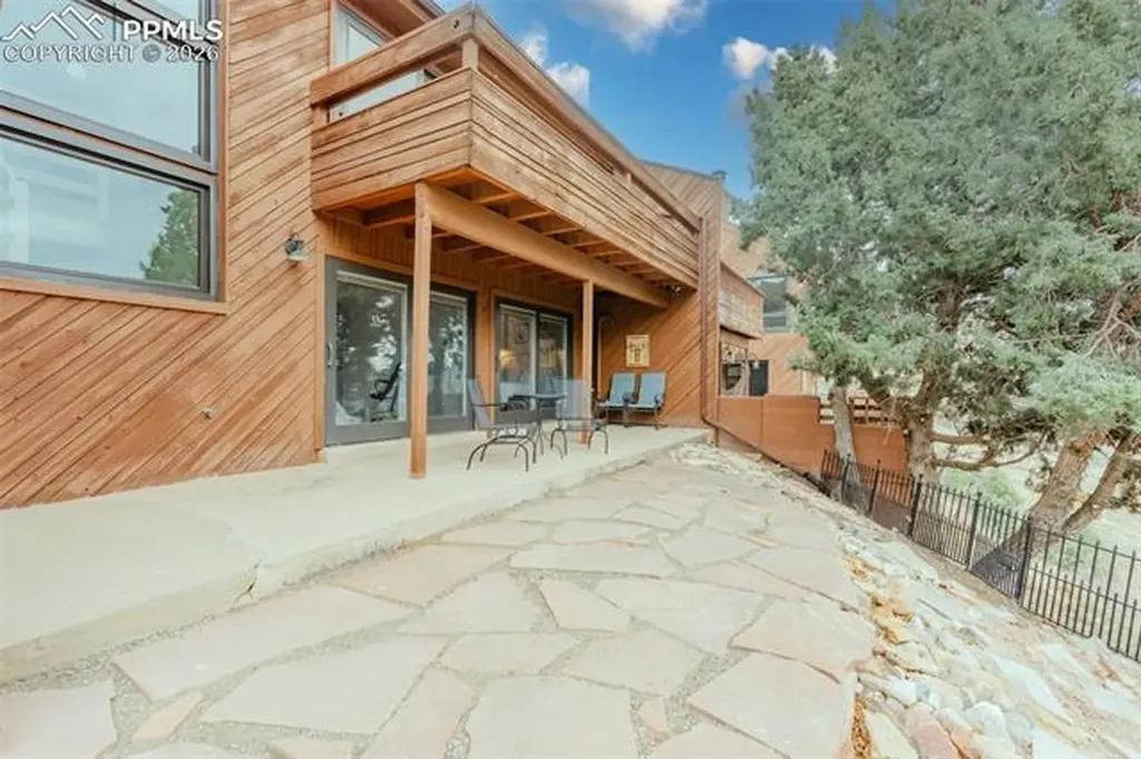 4452 Sentinel Rock Na Larkspur CO 80118
