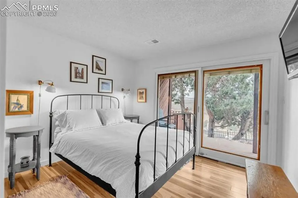 4452 Sentinel Rock Na Larkspur CO 80118