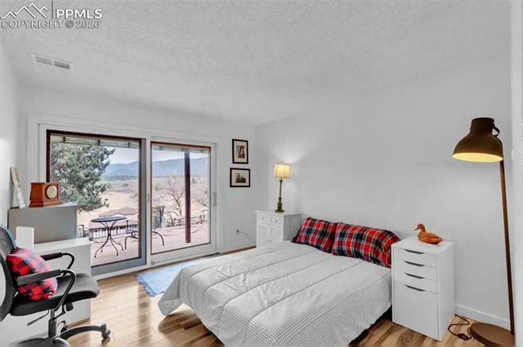 4452 Sentinel Rock Na Larkspur CO 80118