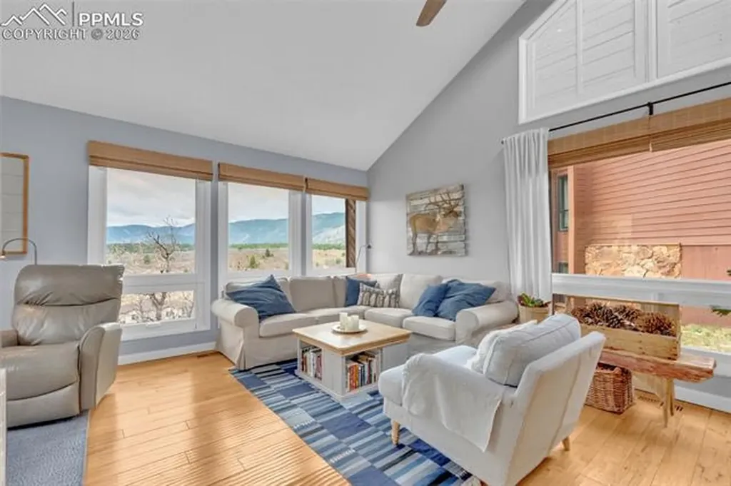 4452 Sentinel Rock Na Larkspur CO 80118