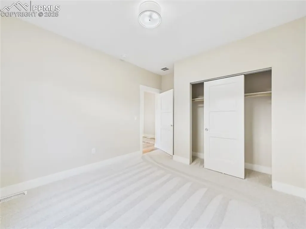 1318 Tierra Berienda Na Pueblo CO 81008