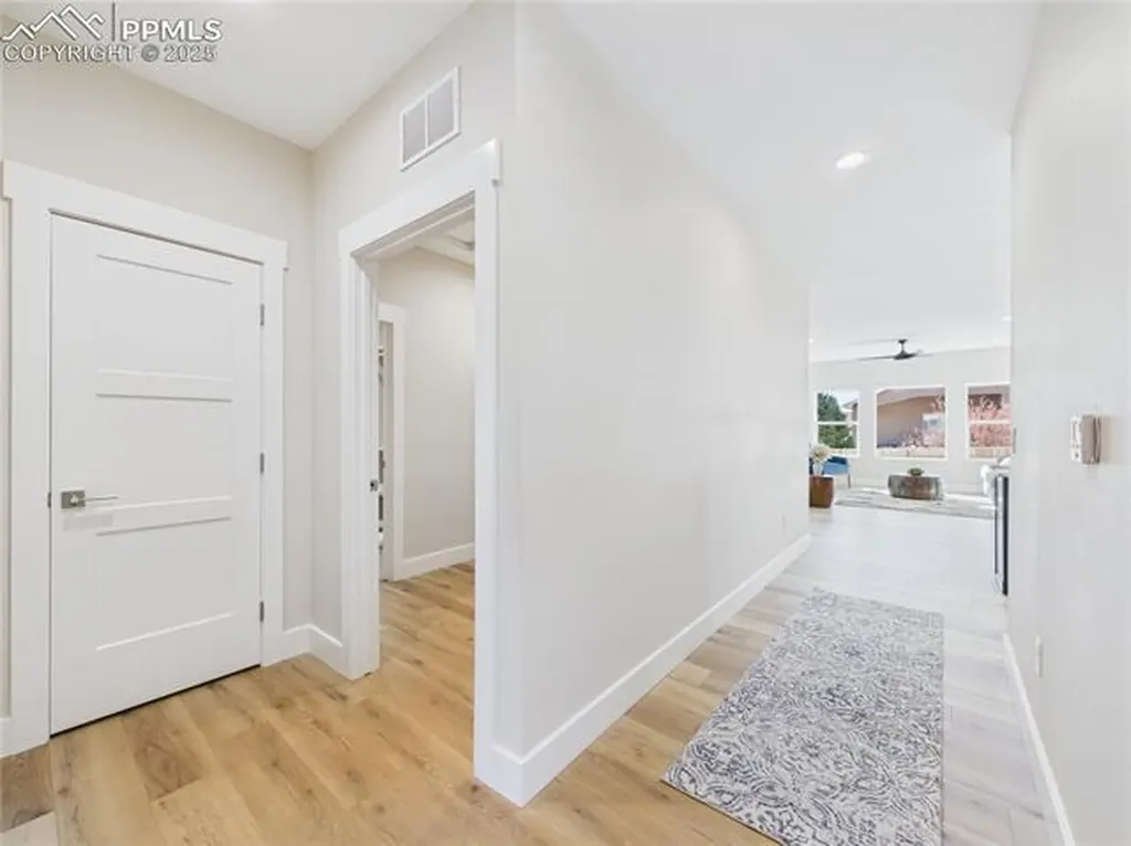 1318 Tierra Berienda Na Pueblo CO 81008