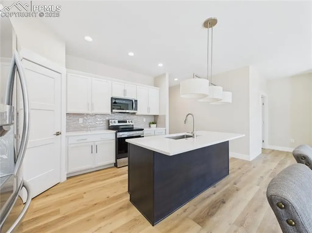 1318 Tierra Berienda Na Pueblo CO 81008