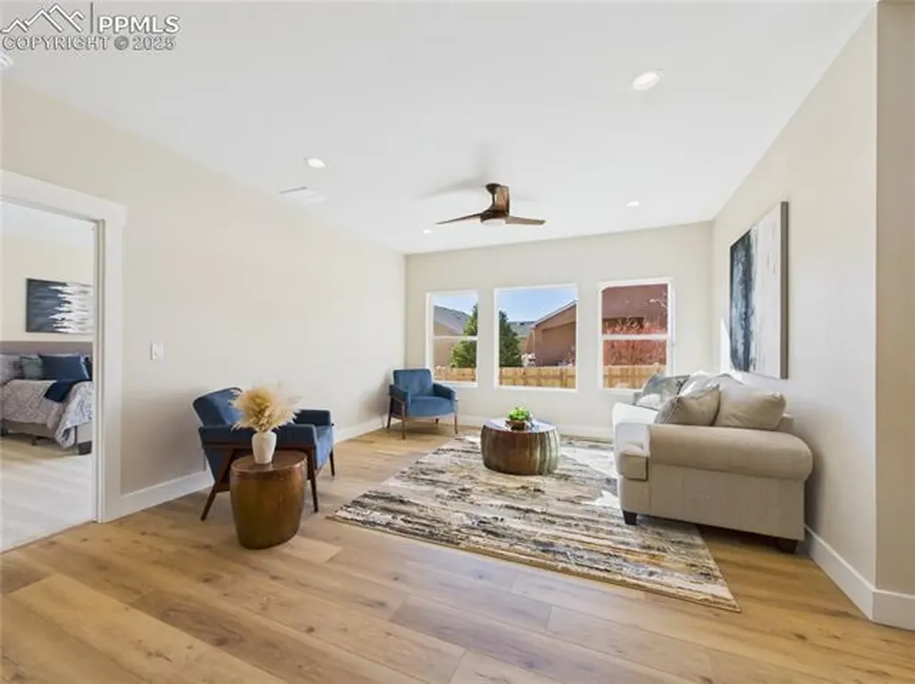 1318 Tierra Berienda Na Pueblo CO 81008