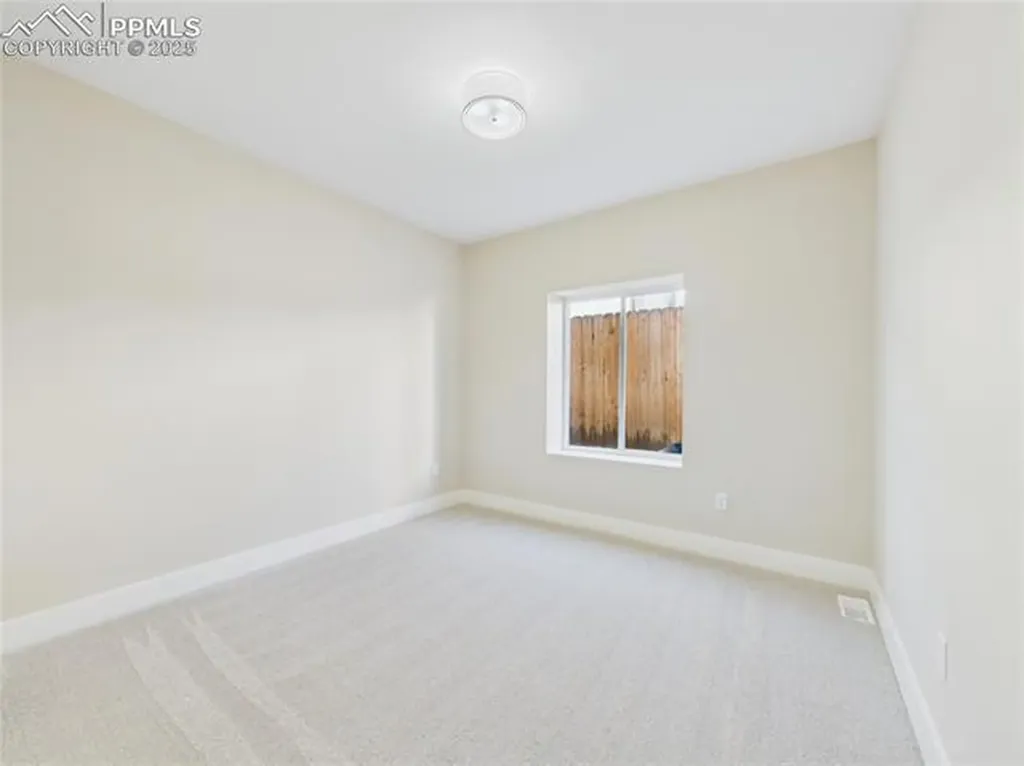 1318 Tierra Berienda Na Pueblo CO 81008