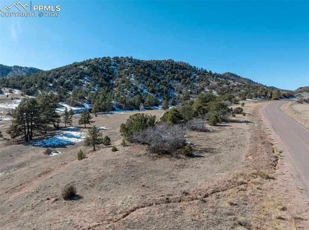 221 Chris Crossover Na Canon City CO 81212