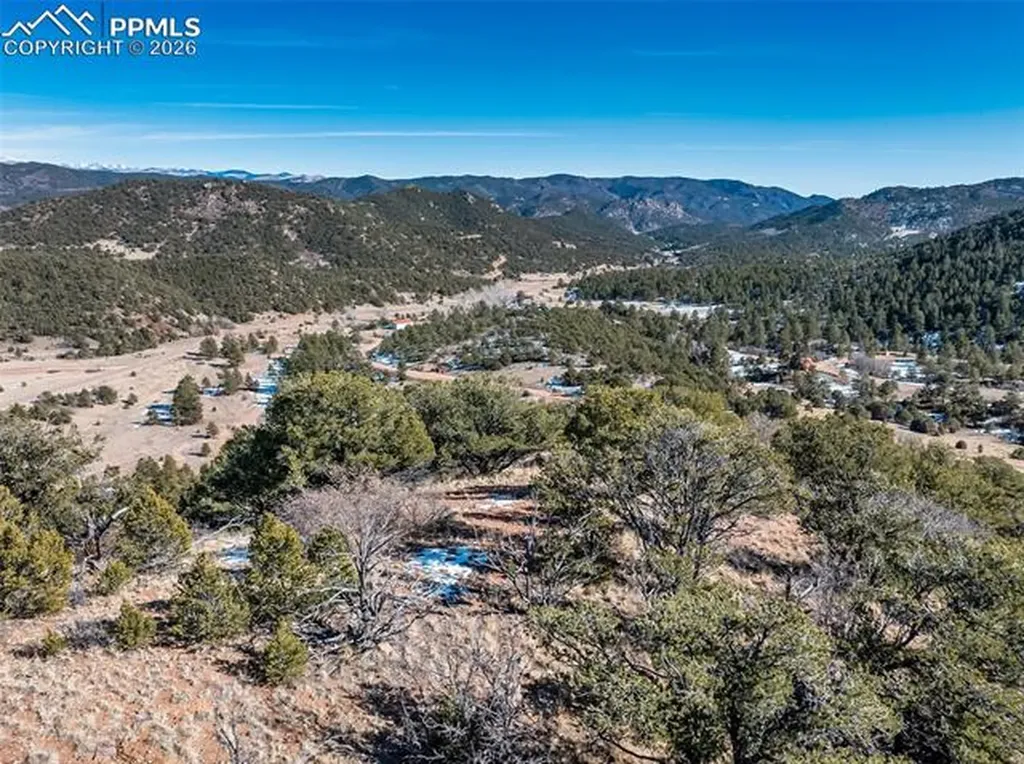 221 Chris Crossover Na Canon City CO 81212