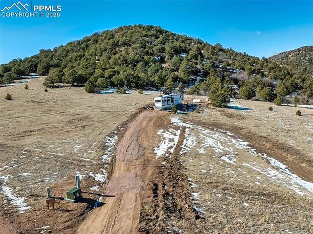 221 Chris Crossover Na Canon City CO 81212