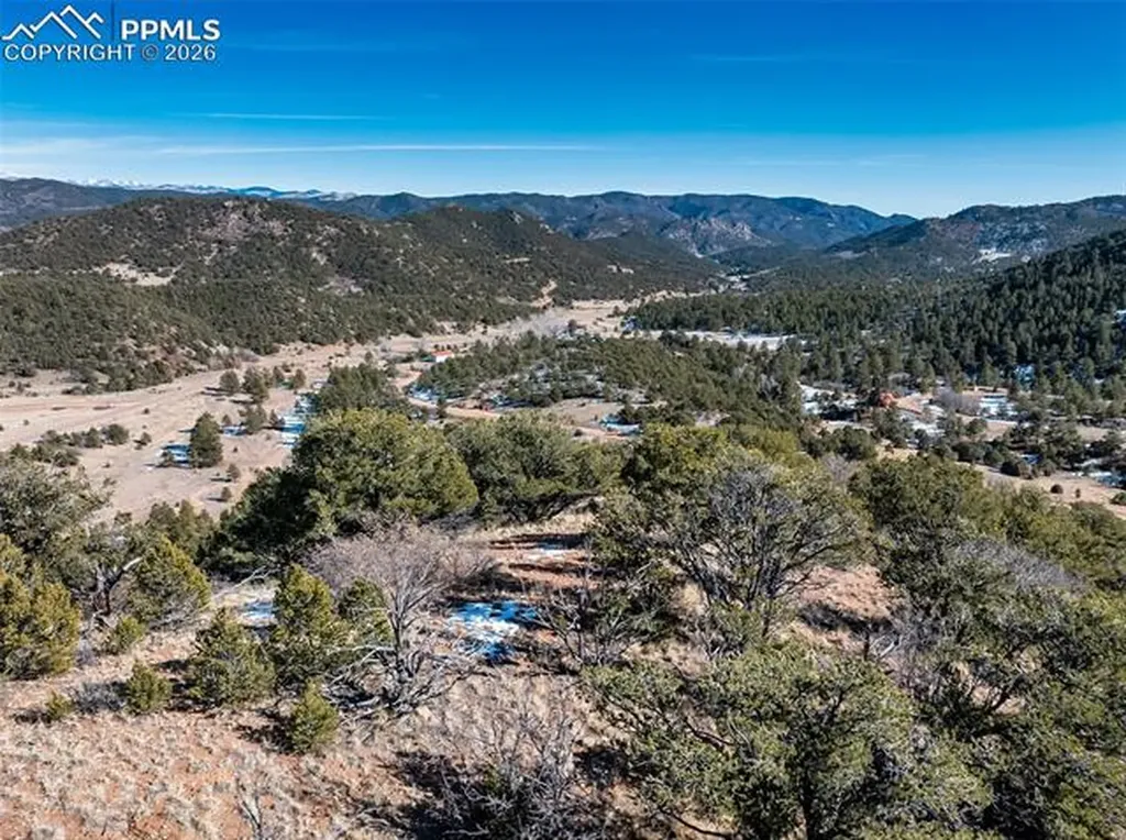 221 Chris Crossover Na Canon City CO 81212