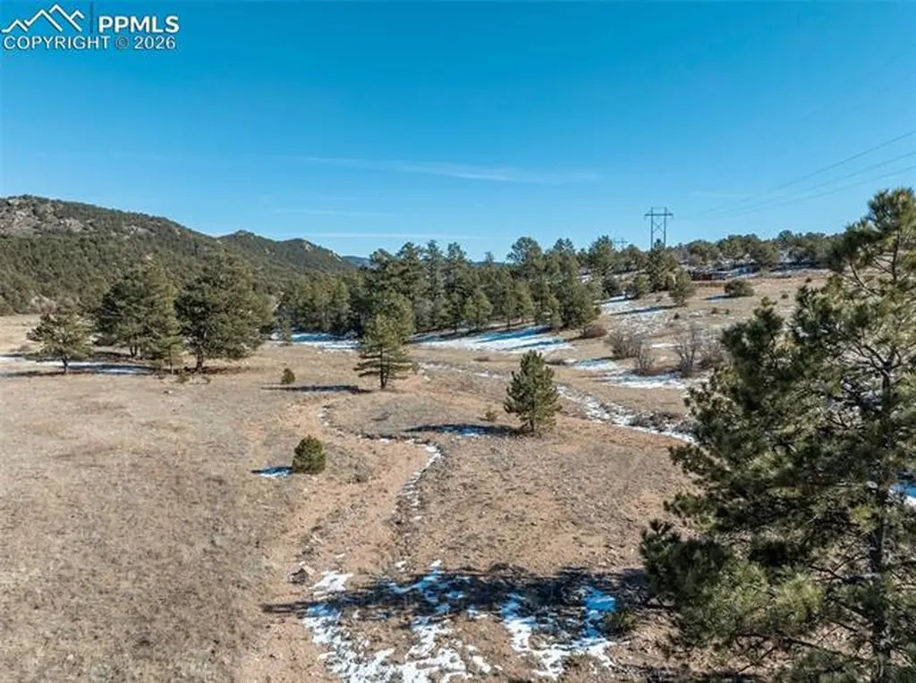 221 Chris Crossover Na Canon City CO 81212