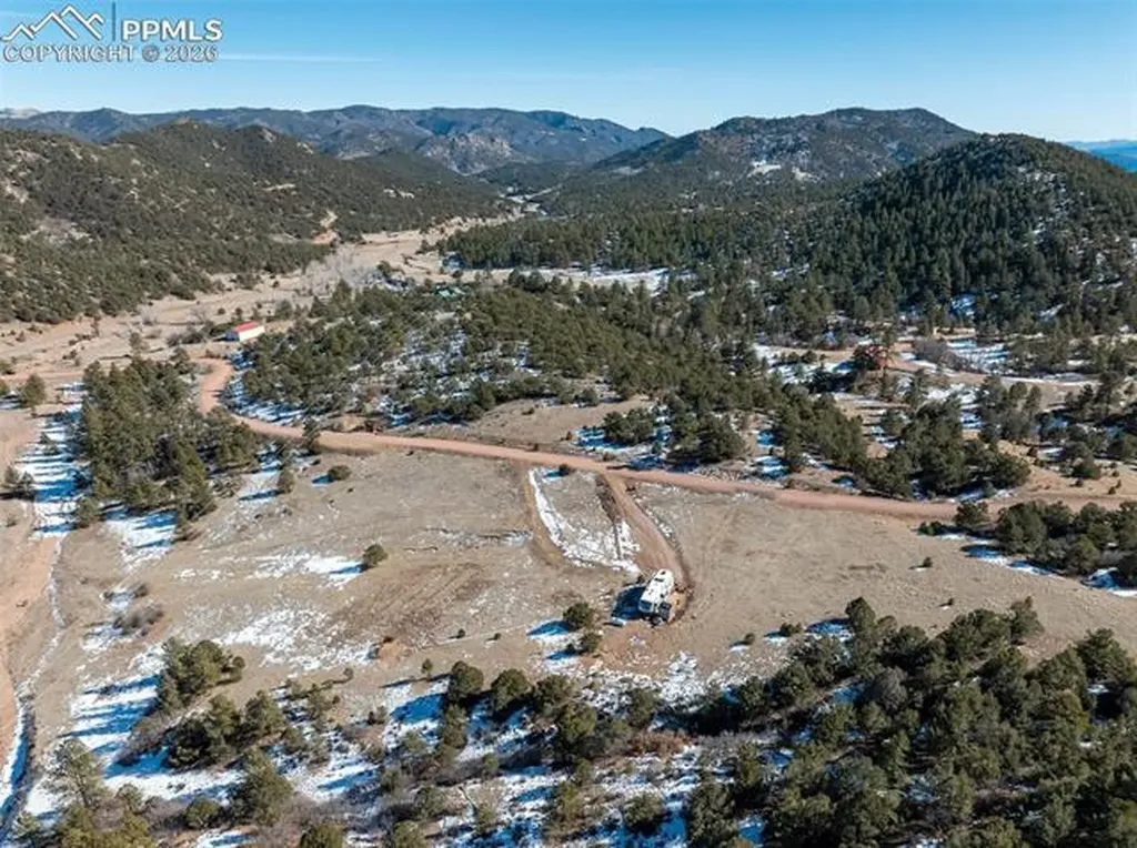 221 Chris Crossover Na Canon City CO 81212