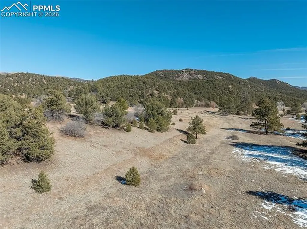 221 Chris Crossover Na Canon City CO 81212