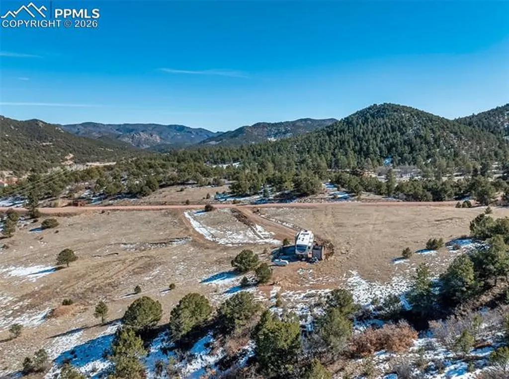221 Chris Crossover Na Canon City CO 81212