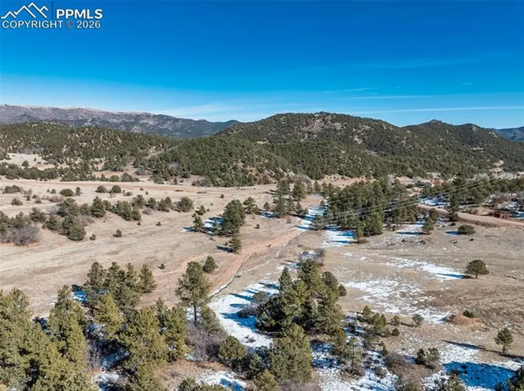 221 Chris Crossover Na Canon City CO 81212