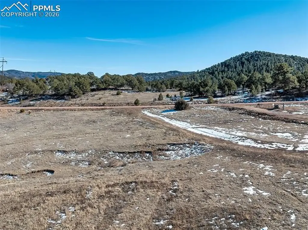 221 Chris Crossover Na Canon City CO 81212